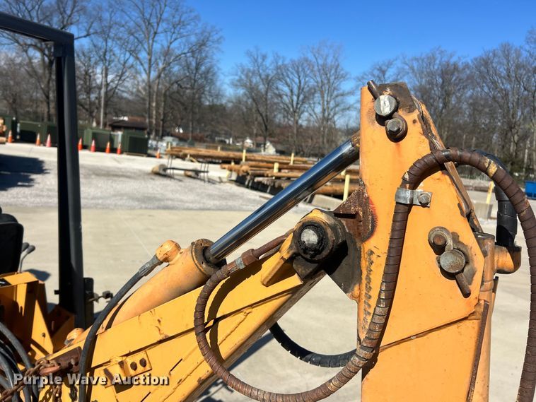 image for item FC5184 2003 Case 360 trencher