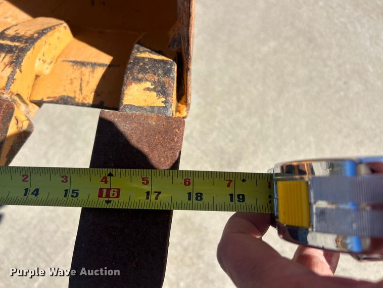 image for item FC5184 2003 Case 360 trencher