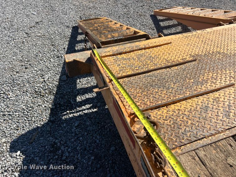 image for item FC5184 2003 Case 360 trencher