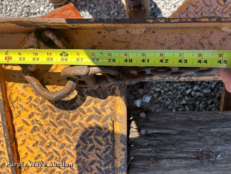 image for item FC5184 2003 Case 360 trencher