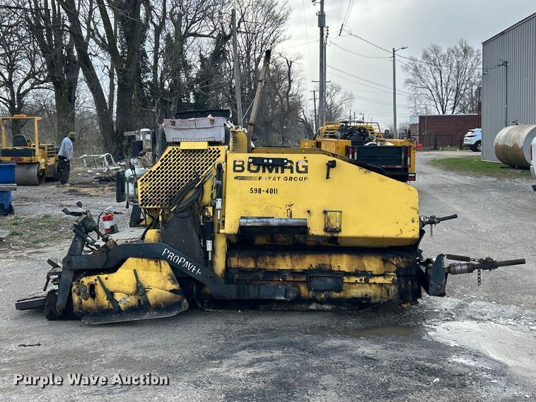 image for item FC5201 Bomag BF815 paver