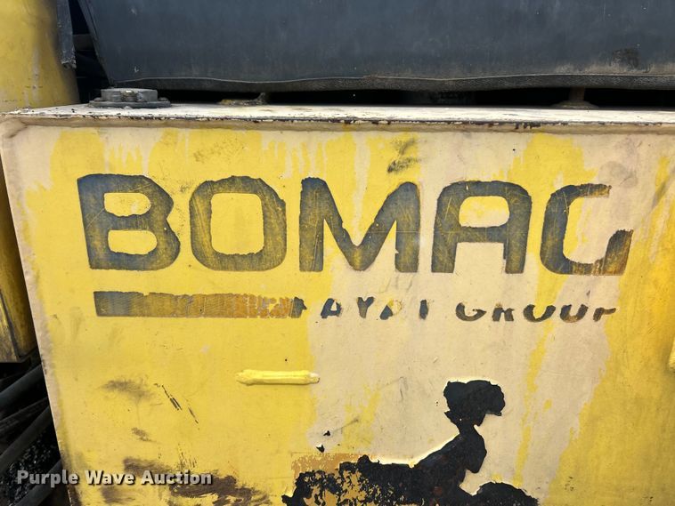 image for item FC5201 Bomag BF815 paver