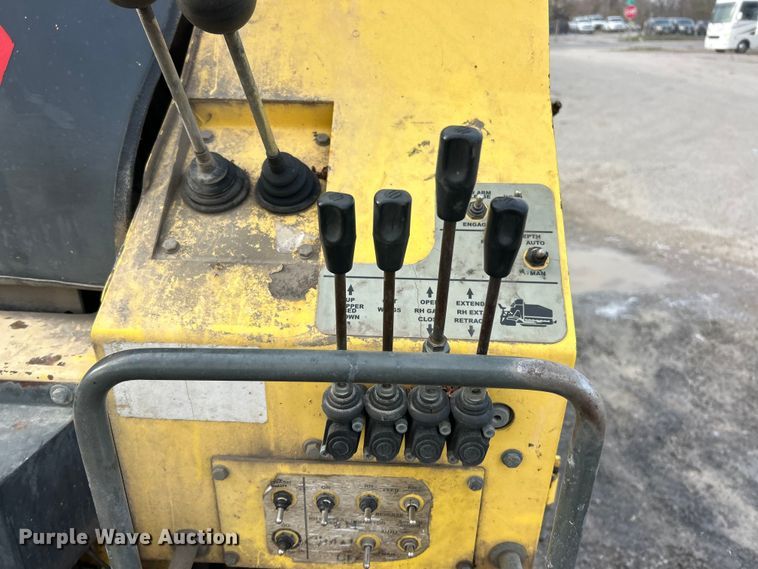 image for item FC5201 Bomag BF815 paver