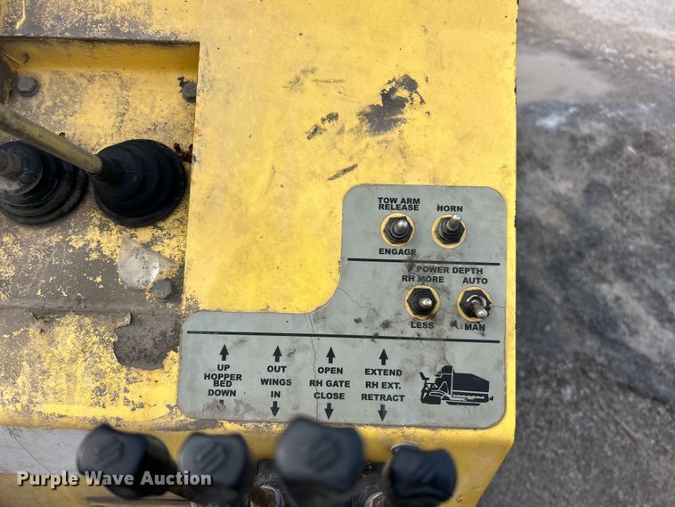 image for item FC5201 Bomag BF815 paver