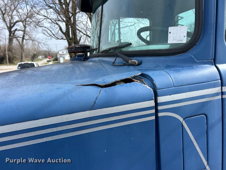 image for item FC5203 1994 Mack RD hook lift truck