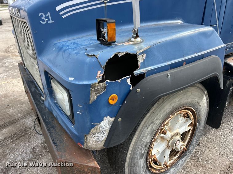 image for item FC5203 1994 Mack RD hook lift truck