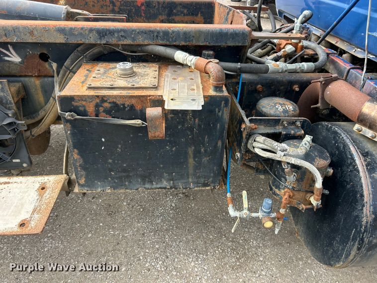image for item FC5203 1994 Mack RD hook lift truck