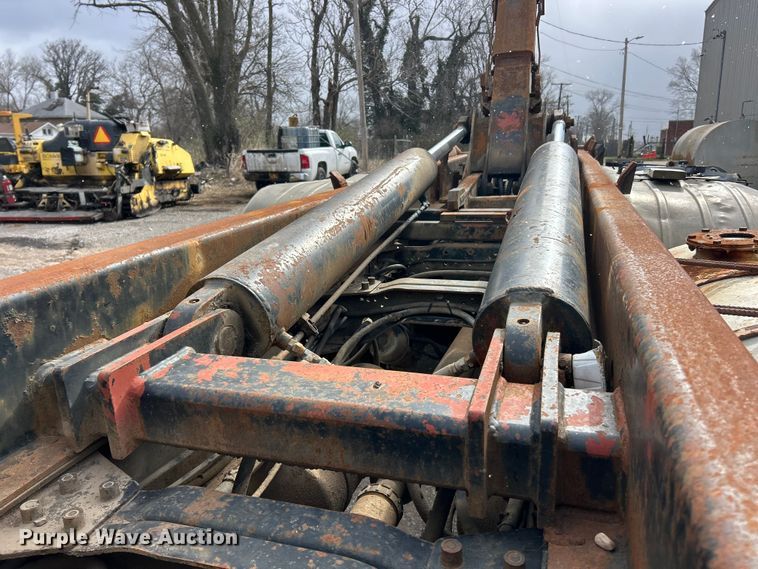 image for item FC5203 1994 Mack RD hook lift truck