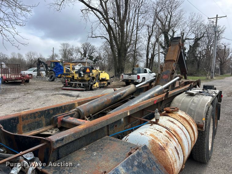 image for item FC5203 1994 Mack RD hook lift truck