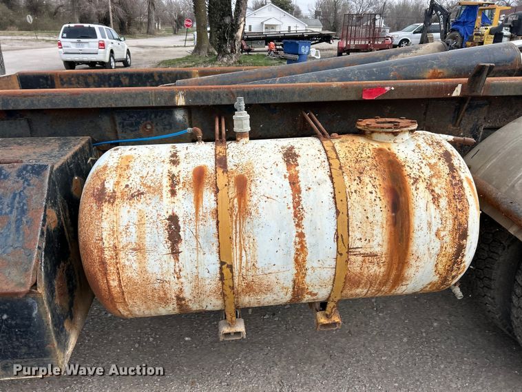 image for item FC5203 1994 Mack RD hook lift truck