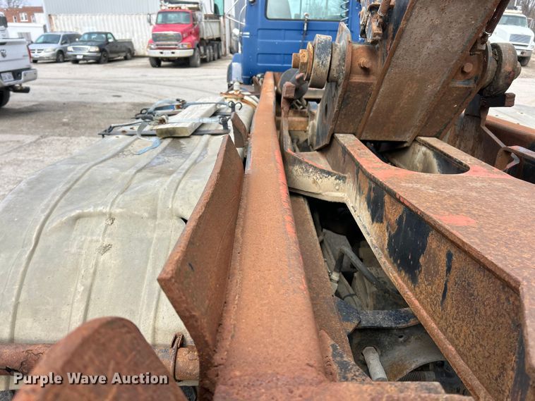 image for item FC5203 1994 Mack RD hook lift truck