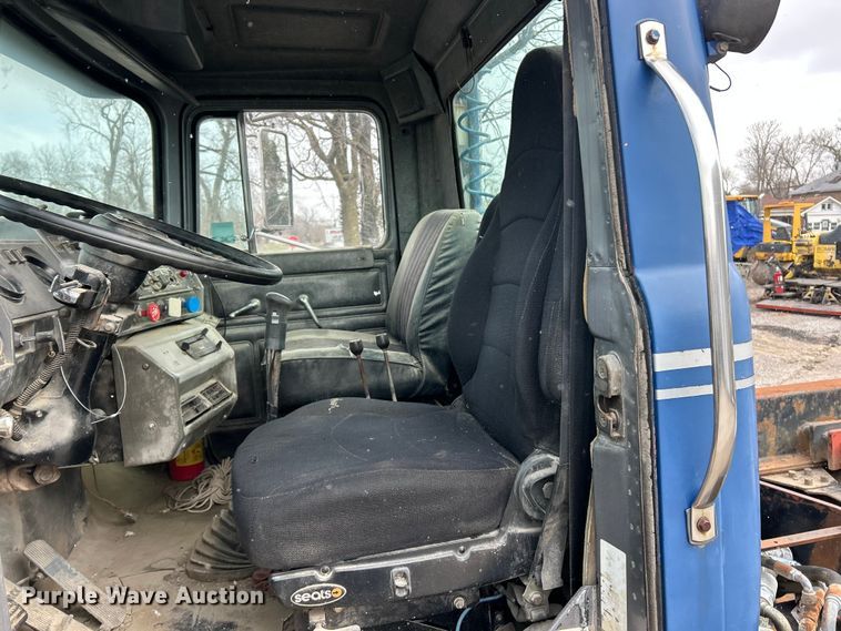 image for item FC5203 1994 Mack RD hook lift truck