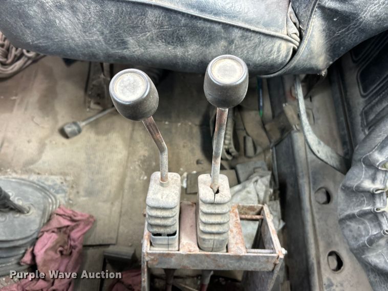 image for item FC5203 1994 Mack RD hook lift truck