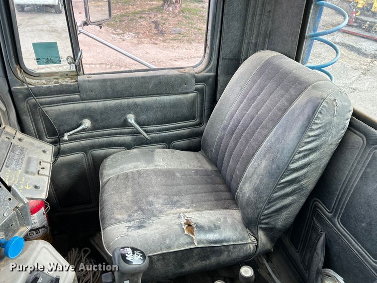 image for item FC5203 1994 Mack RD hook lift truck