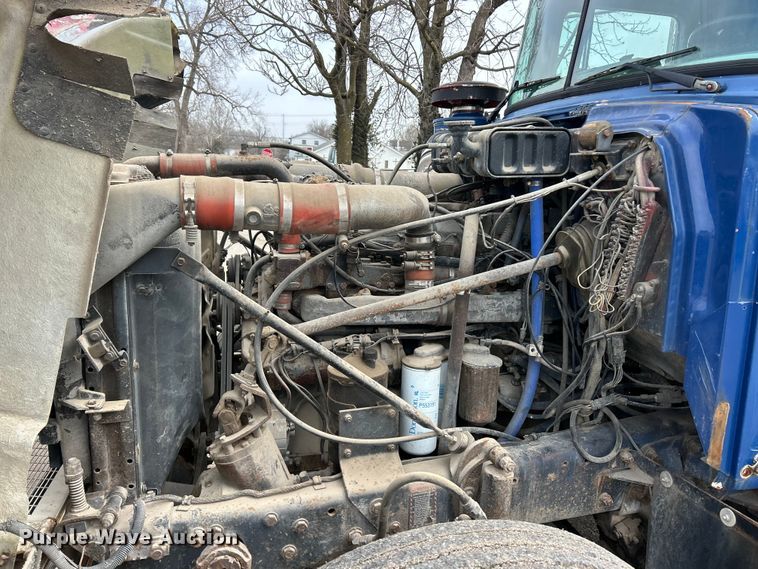 image for item FC5203 1994 Mack RD hook lift truck