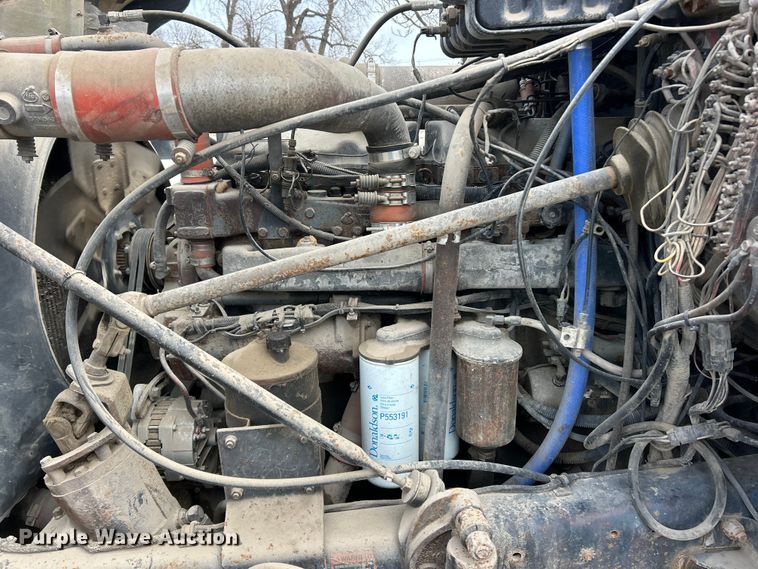 image for item FC5203 1994 Mack RD hook lift truck