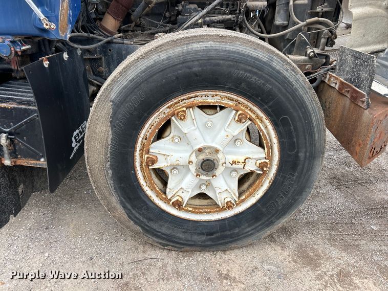 image for item FC5203 1994 Mack RD hook lift truck