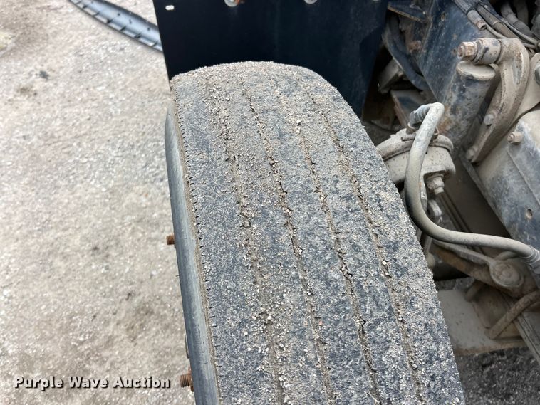 image for item FC5203 1994 Mack RD hook lift truck