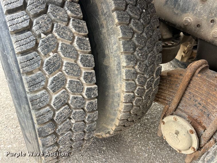 image for item FC5203 1994 Mack RD hook lift truck