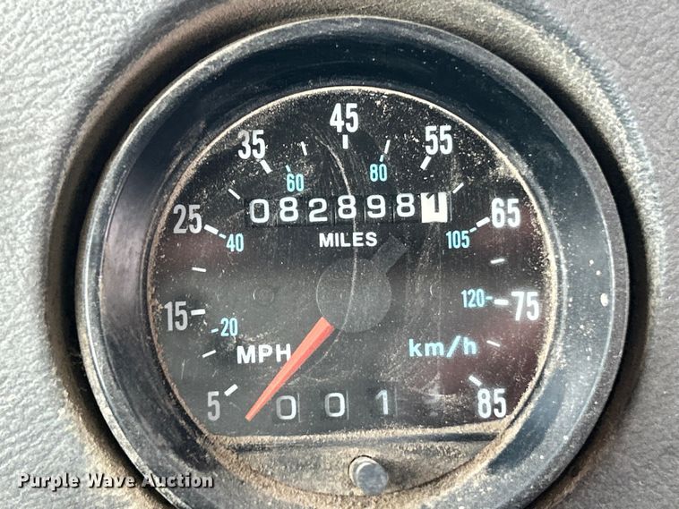 image for item FC5203 1994 Mack RD hook lift truck