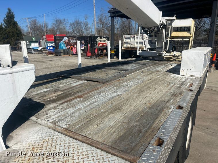 image for item FC5230 1992 Chevrolet C7 bucket truck