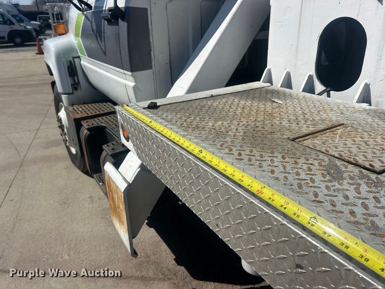 image for item FC5230 1992 Chevrolet C7 bucket truck