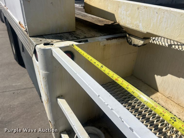 image for item FC5230 1992 Chevrolet C7 bucket truck