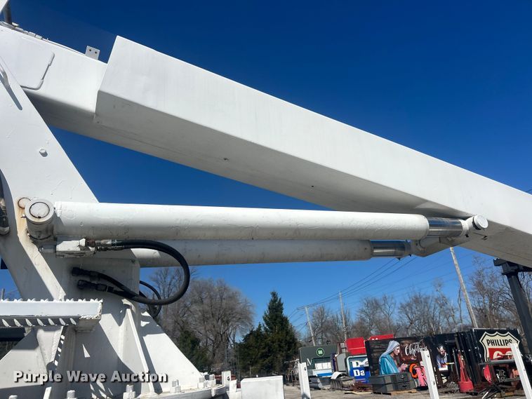 image for item FC5230 1992 Chevrolet C7 bucket truck