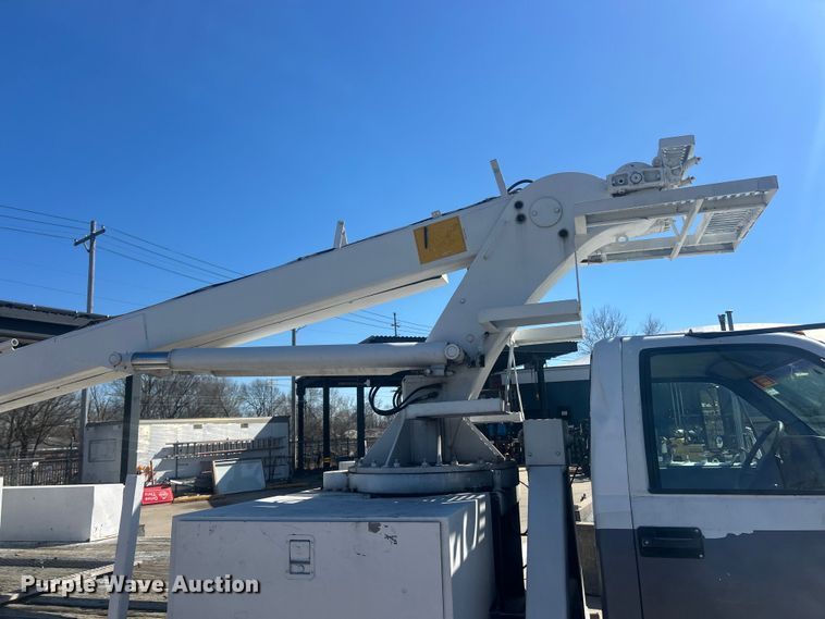 image for item FC5230 1992 Chevrolet C7 bucket truck