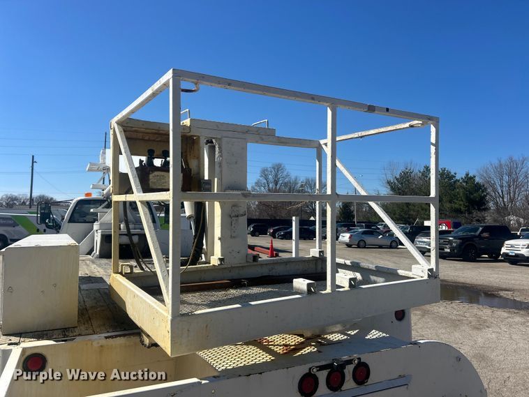 image for item FC5230 1992 Chevrolet C7 bucket truck