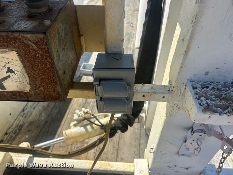 image for item FC5230 1992 Chevrolet C7 bucket truck