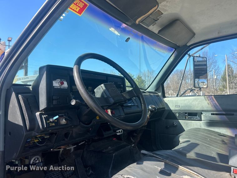 image for item FC5230 1992 Chevrolet C7 bucket truck