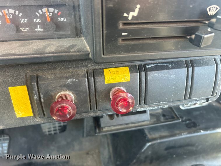 image for item FC5230 1992 Chevrolet C7 bucket truck