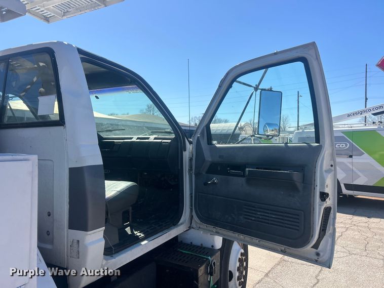 image for item FC5230 1992 Chevrolet C7 bucket truck