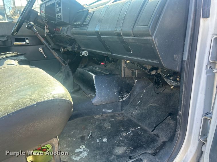 image for item FC5230 1992 Chevrolet C7 bucket truck