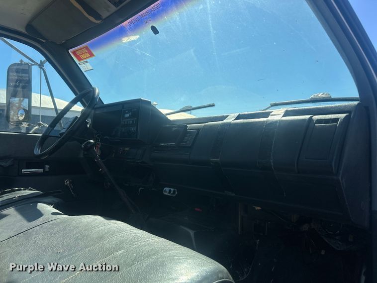 image for item FC5230 1992 Chevrolet C7 bucket truck