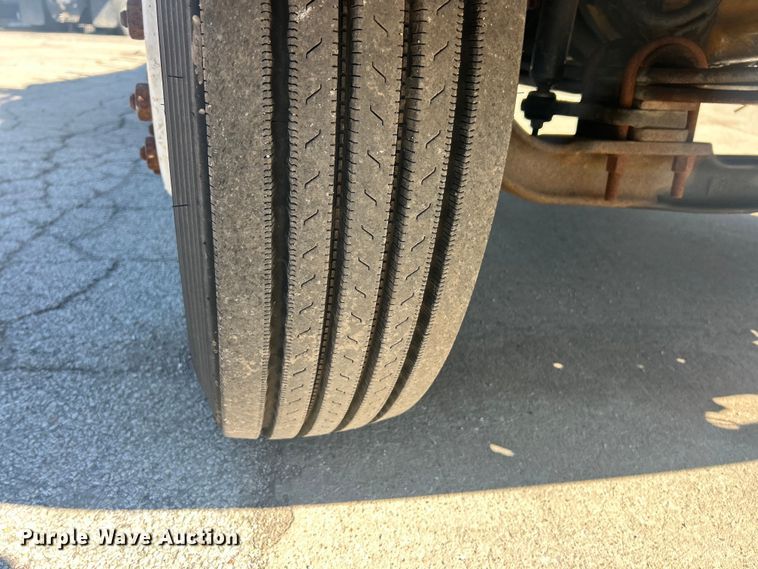 image for item FC5230 1992 Chevrolet C7 bucket truck