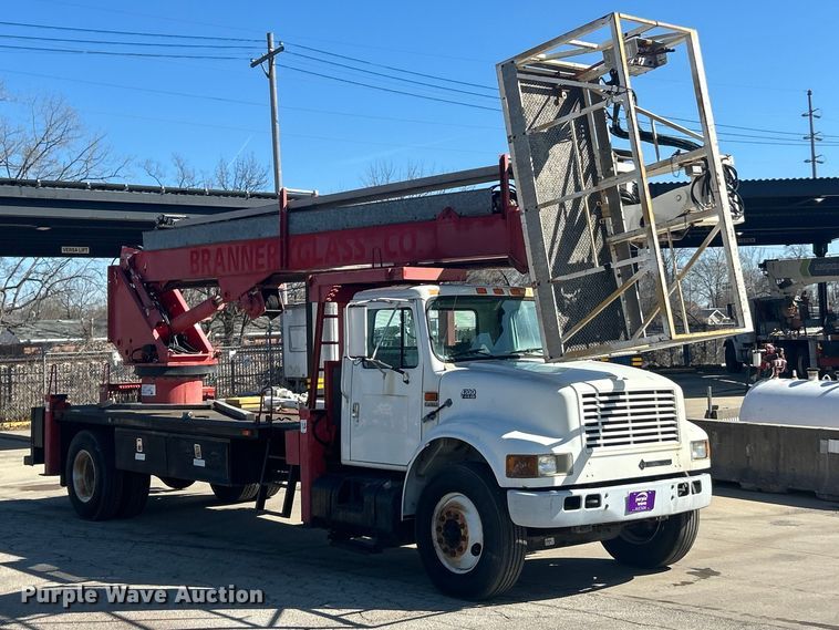 image for item FC5231 1999 International 4700 bucket truck