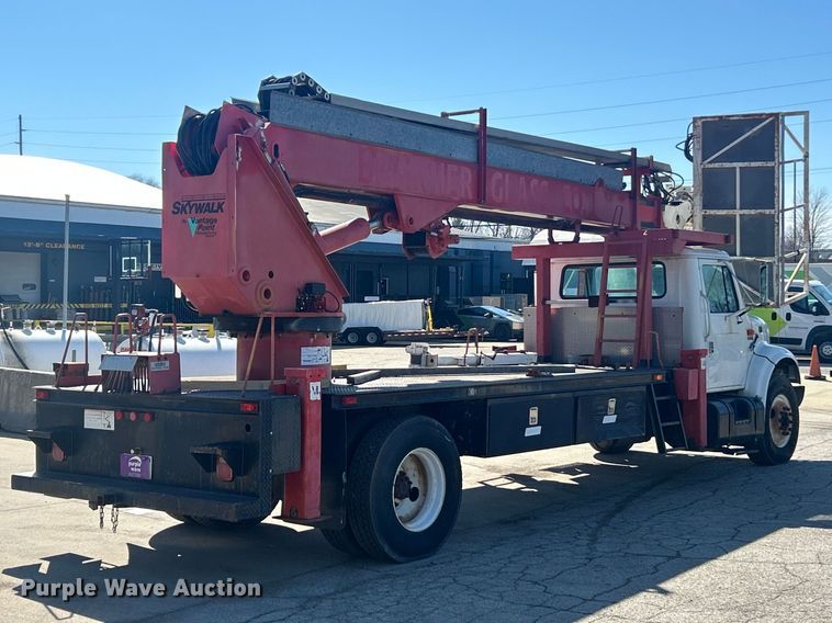 image for item FC5231 1999 International 4700 bucket truck