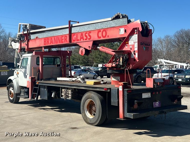image for item FC5231 1999 International 4700 bucket truck