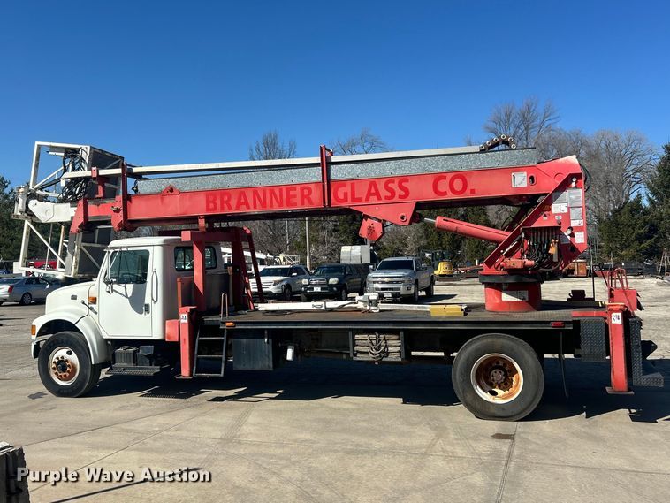 image for item FC5231 1999 International 4700 bucket truck