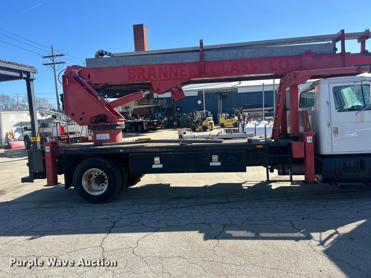 image for item FC5231 1999 International 4700 bucket truck