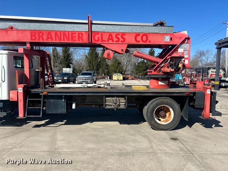 image for item FC5231 1999 International 4700 bucket truck