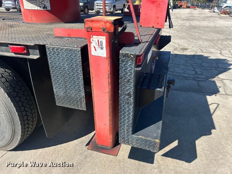 image for item FC5231 1999 International 4700 bucket truck