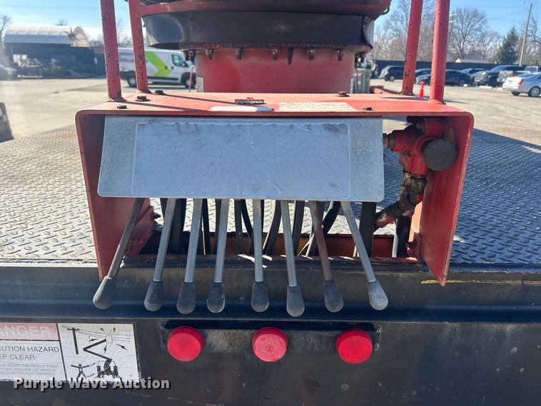 image for item FC5231 1999 International 4700 bucket truck