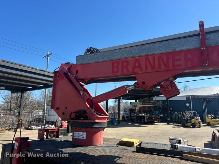 image for item FC5231 1999 International 4700 bucket truck