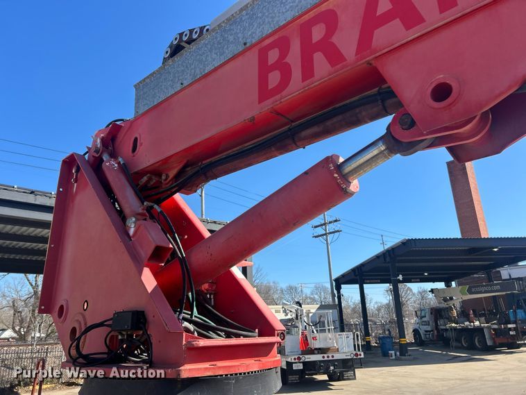 image for item FC5231 1999 International 4700 bucket truck