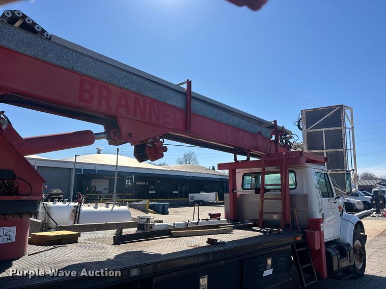 image for item FC5231 1999 International 4700 bucket truck