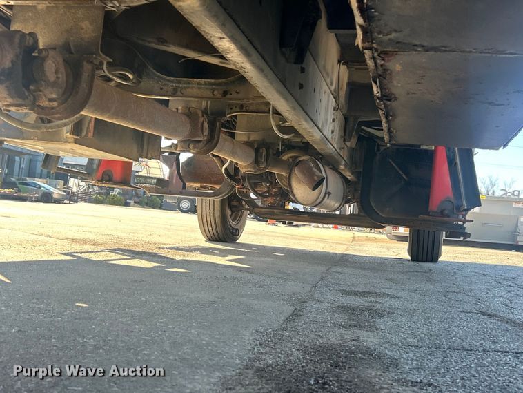 image for item FC5231 1999 International 4700 bucket truck