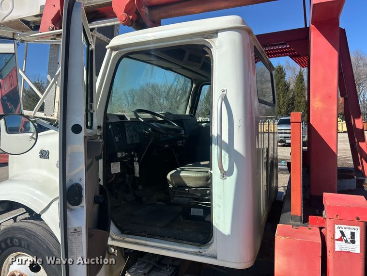 image for item FC5231 1999 International 4700 bucket truck